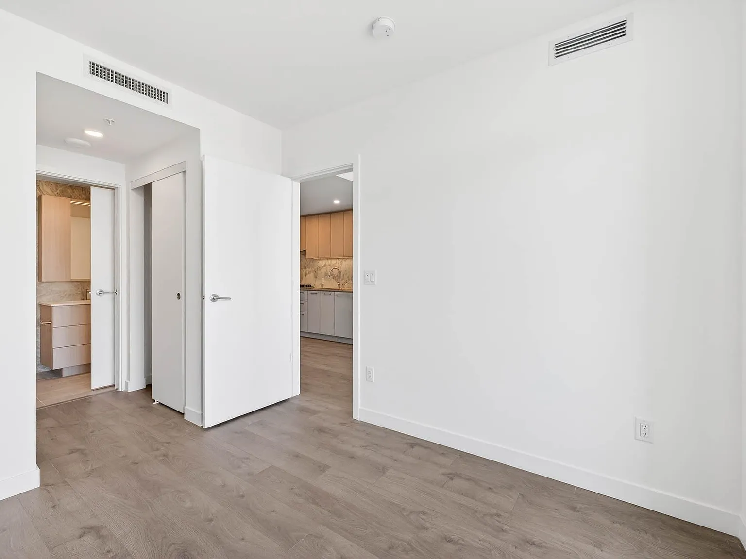 1 bed, 535 sqft, $2,350 — Photo 3