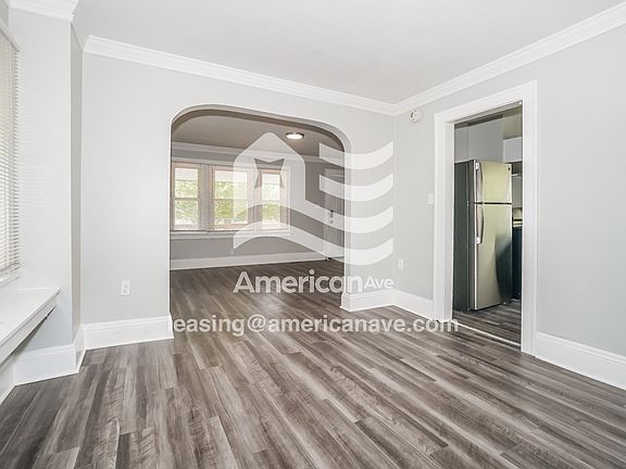 353922_005_dining_room_12771540.jpg