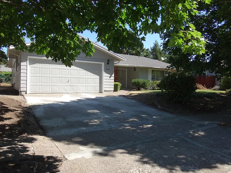 2293 Latona Dr NE — Photo 1
