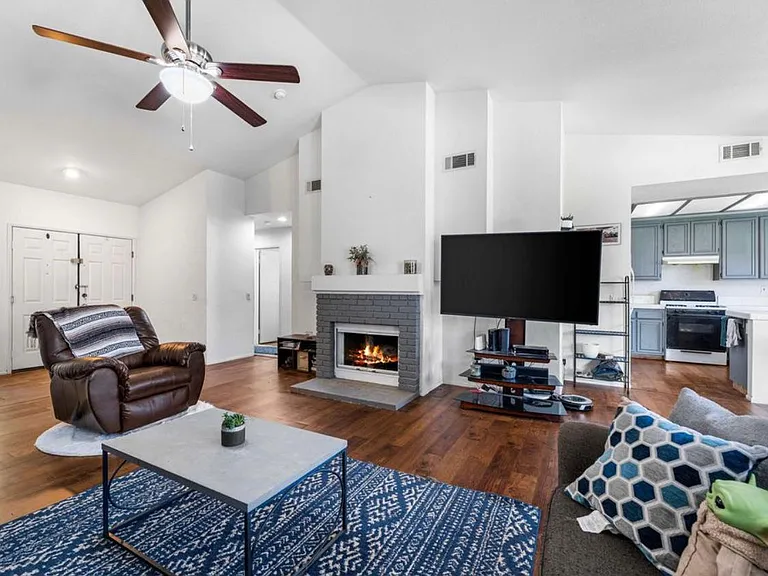 1664 E Avenue J — Photo 14