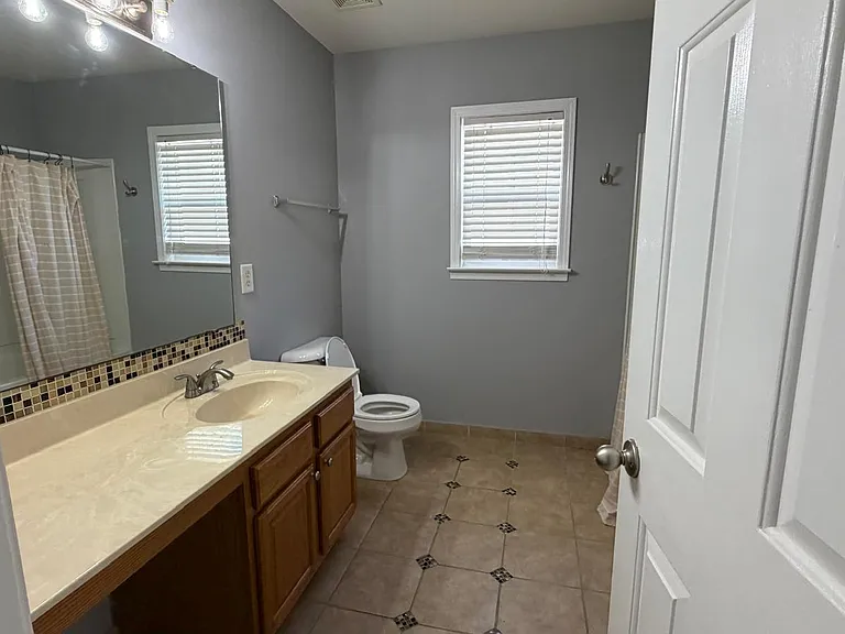 4008 Remington Oaks Cir — Photo 7