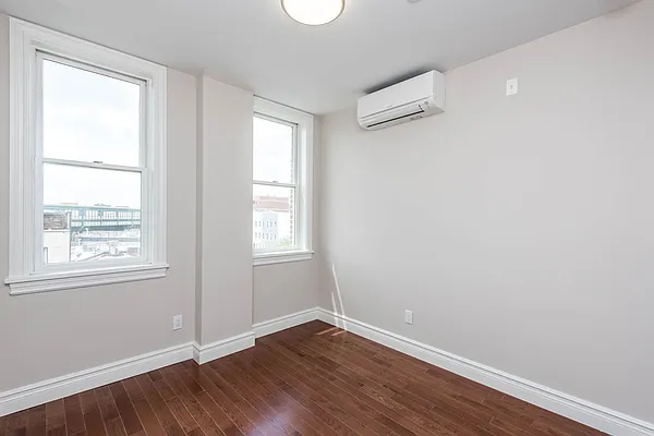 Rented by Nooklyn NYC LLC | media 35