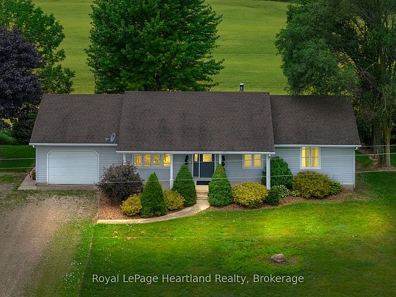 2nd image of 9462 Ayton Rd