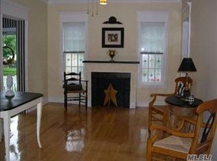 12 Spring Garden St, Valley Stream, NY 11580