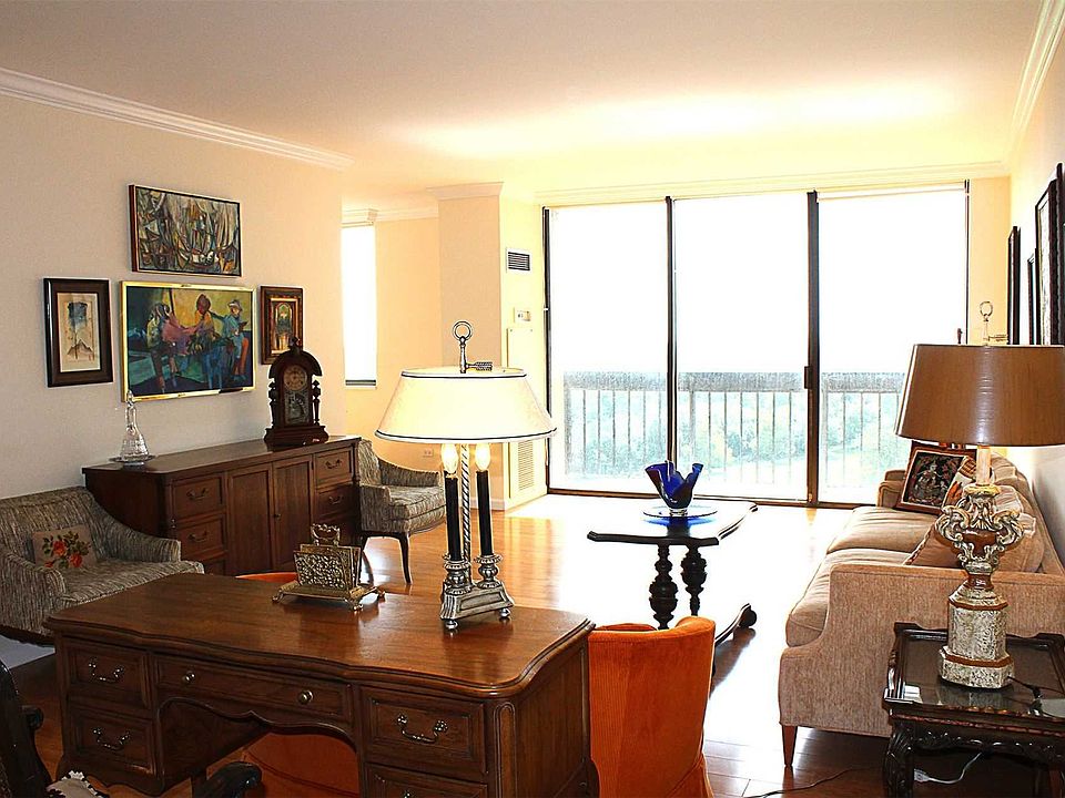 1st image of 26910 Grand Central Pkwy APT 18B