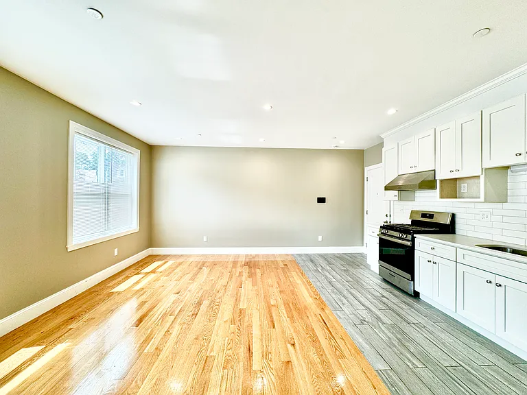 495 Geneva Ave #3 — Photo 2