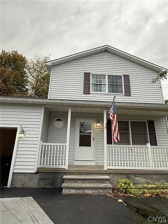 2 bed, 1.5 bath, 2676 sqft, $1,800 — Photo 1