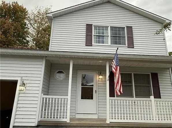 81 Downey Dr, Oswego, NY 13126