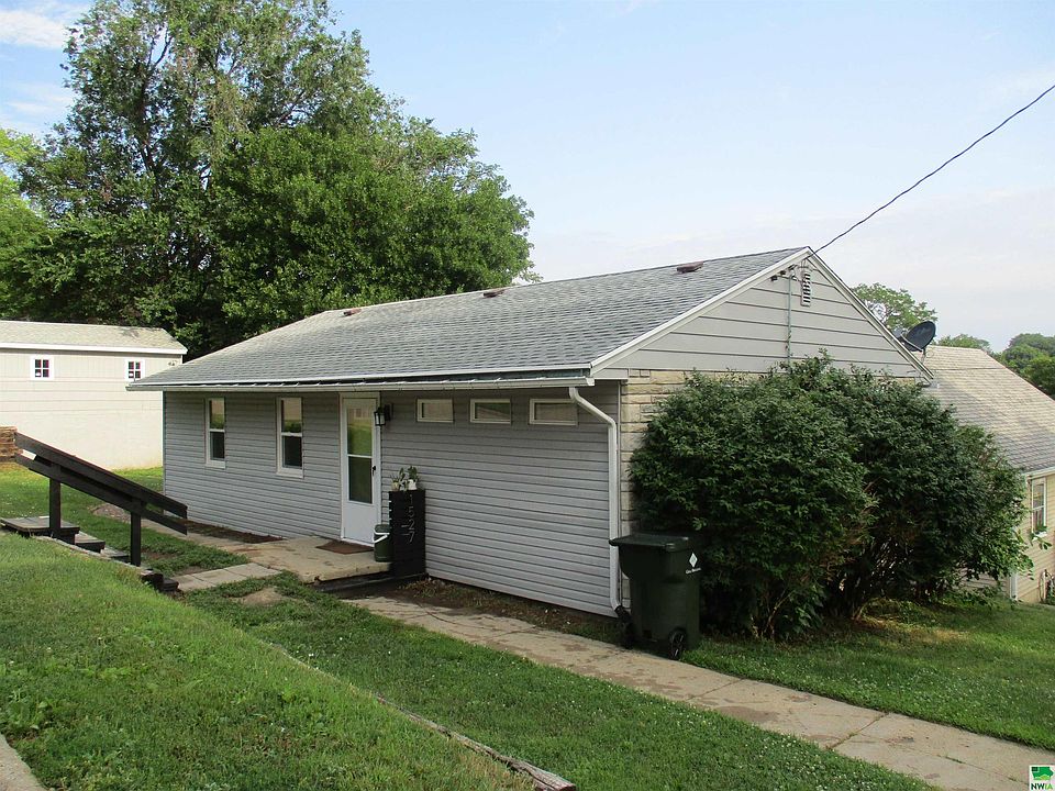 1st image of 1527 S Helen St