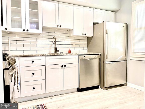 2nd image of 724 Quince Orchard Blvd #20