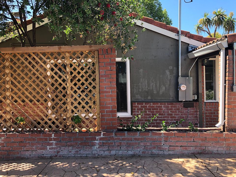 2nd image of 1033 Cavallero Ln