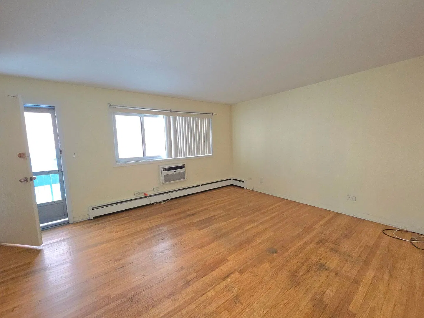 528 W. Wellington — Photo 2