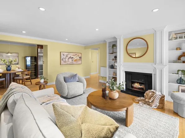 630 Idaho Ave APT 204, Santa Monica, CA 90403
