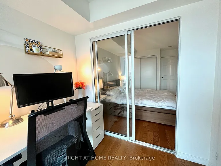 28 Harrison Garden Blvd #1007 — Photo 15