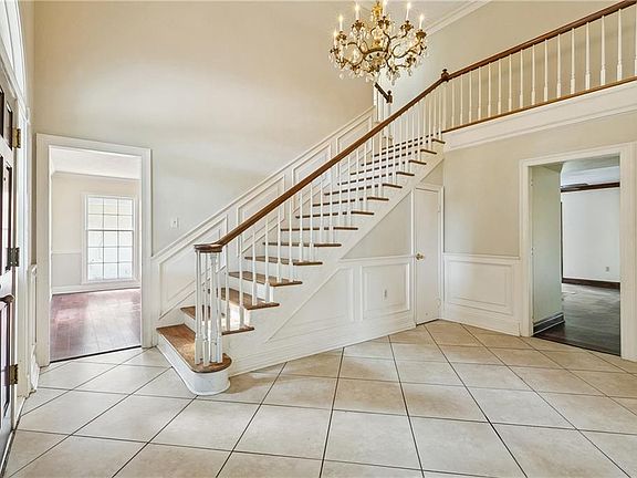 2nd image of 4928 Pike Dr