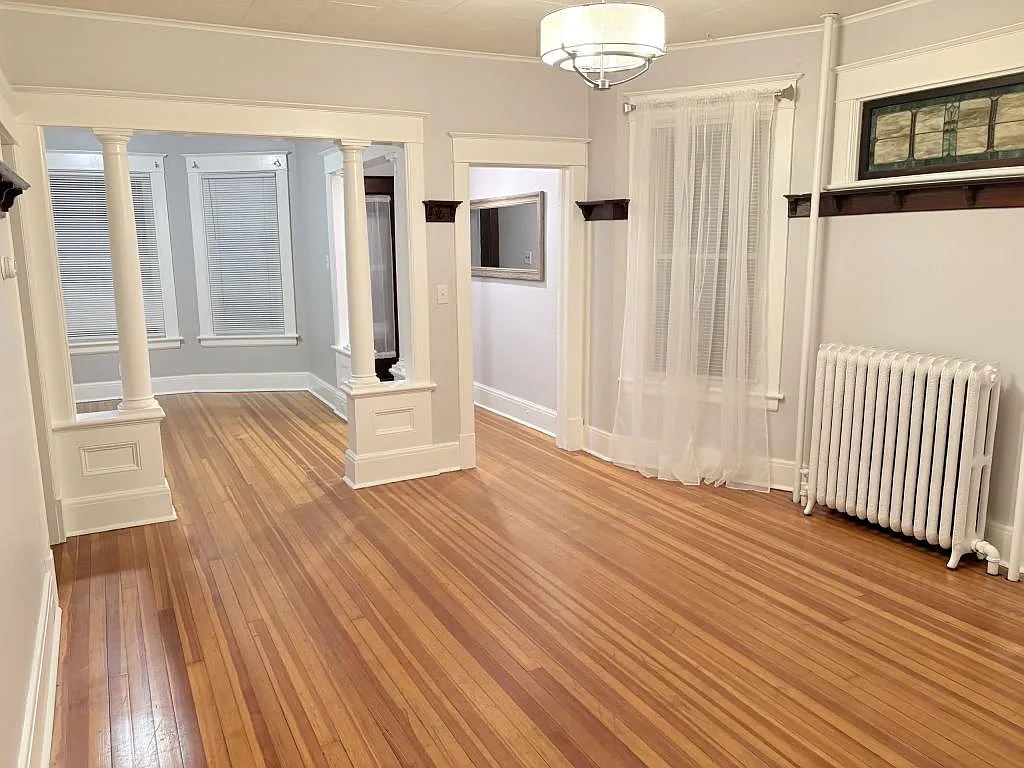 52 Grove Ave — Photo 2