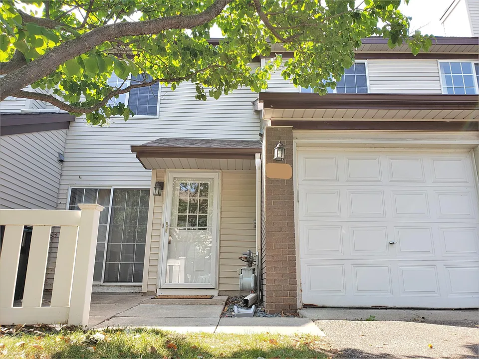4053 Wilshire Cir