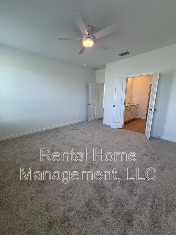 4 bed, 3.0 bath, 2175 sqft, $2,950 — Photo 4