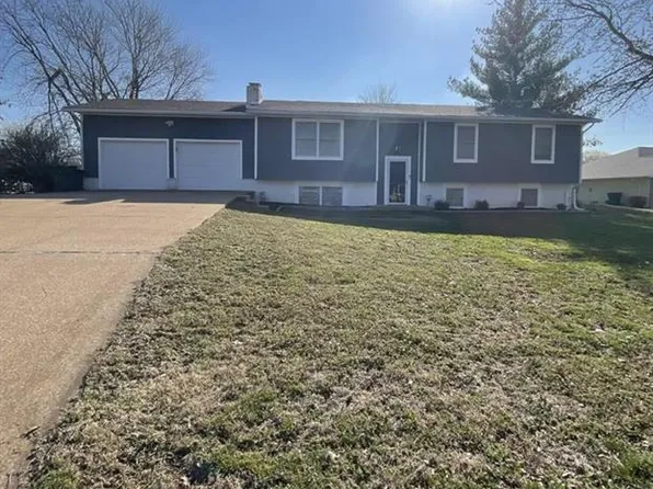211 Kay Ln, Parsons, KS 67357