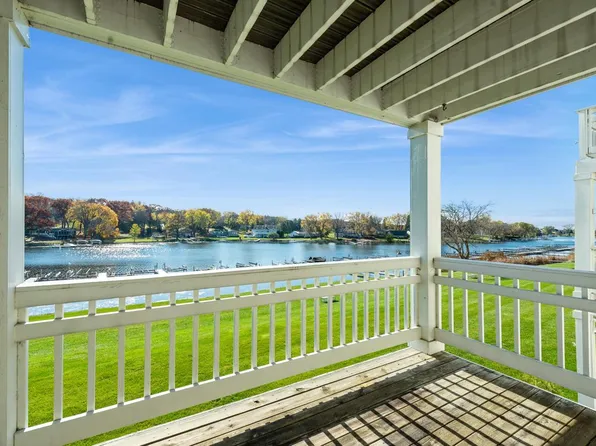 2132 Landings LANE, Delavan, WI 53115