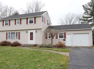 33 Lincolnshire Rd, Webster, NY 14580