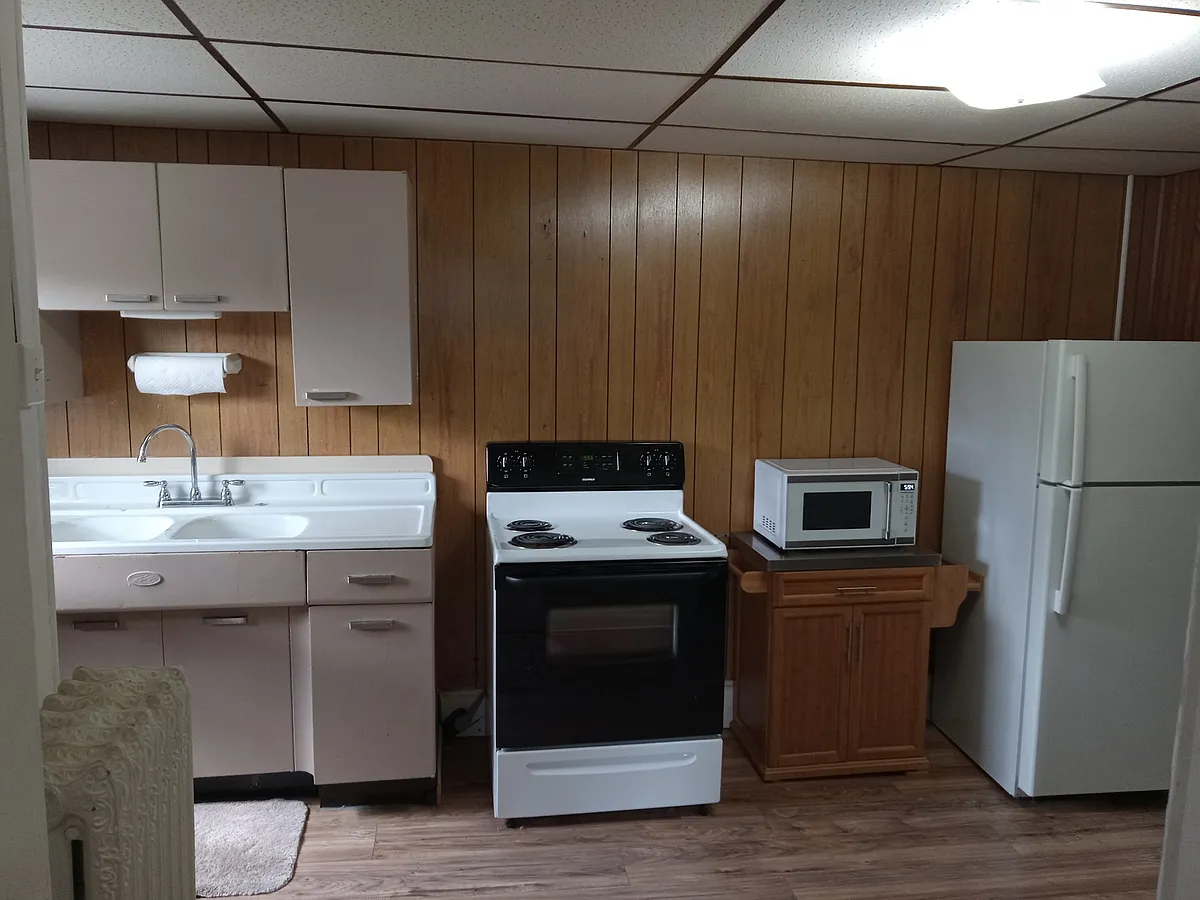 Building Photo - 72 Forest Hills Dr