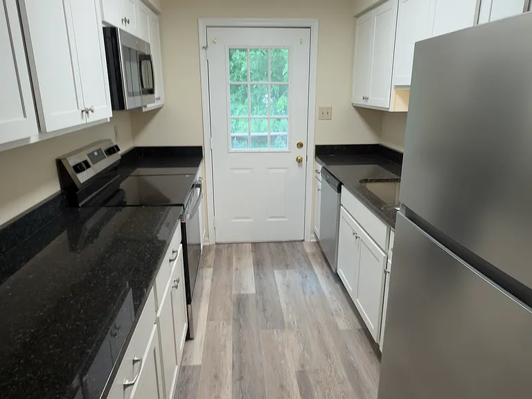 303 Green St #2 — Photo 12