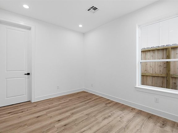 3rd image of 4336 Cosby St