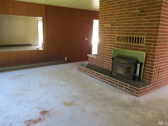 4th image of 571 E Frontier St