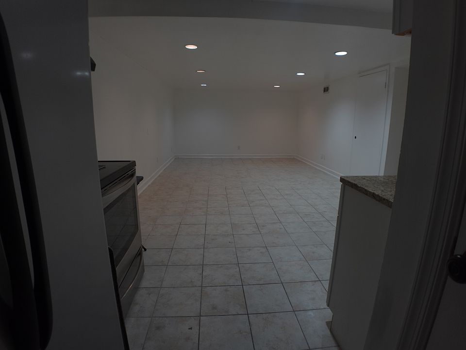 1st image of 200 Colesville Manor Dr #1