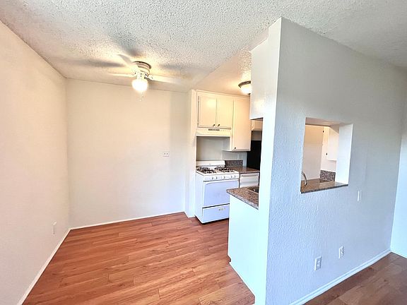 5th image of 7655 Lankershim Blvd #35