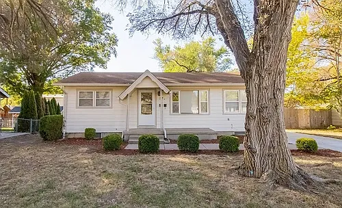 554 S Circle Dr Photo 1
