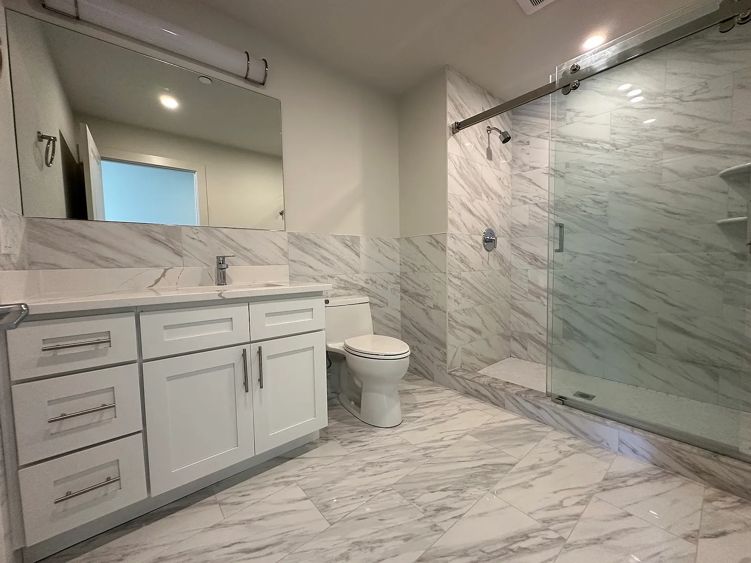 471 Washington St — Photo 4