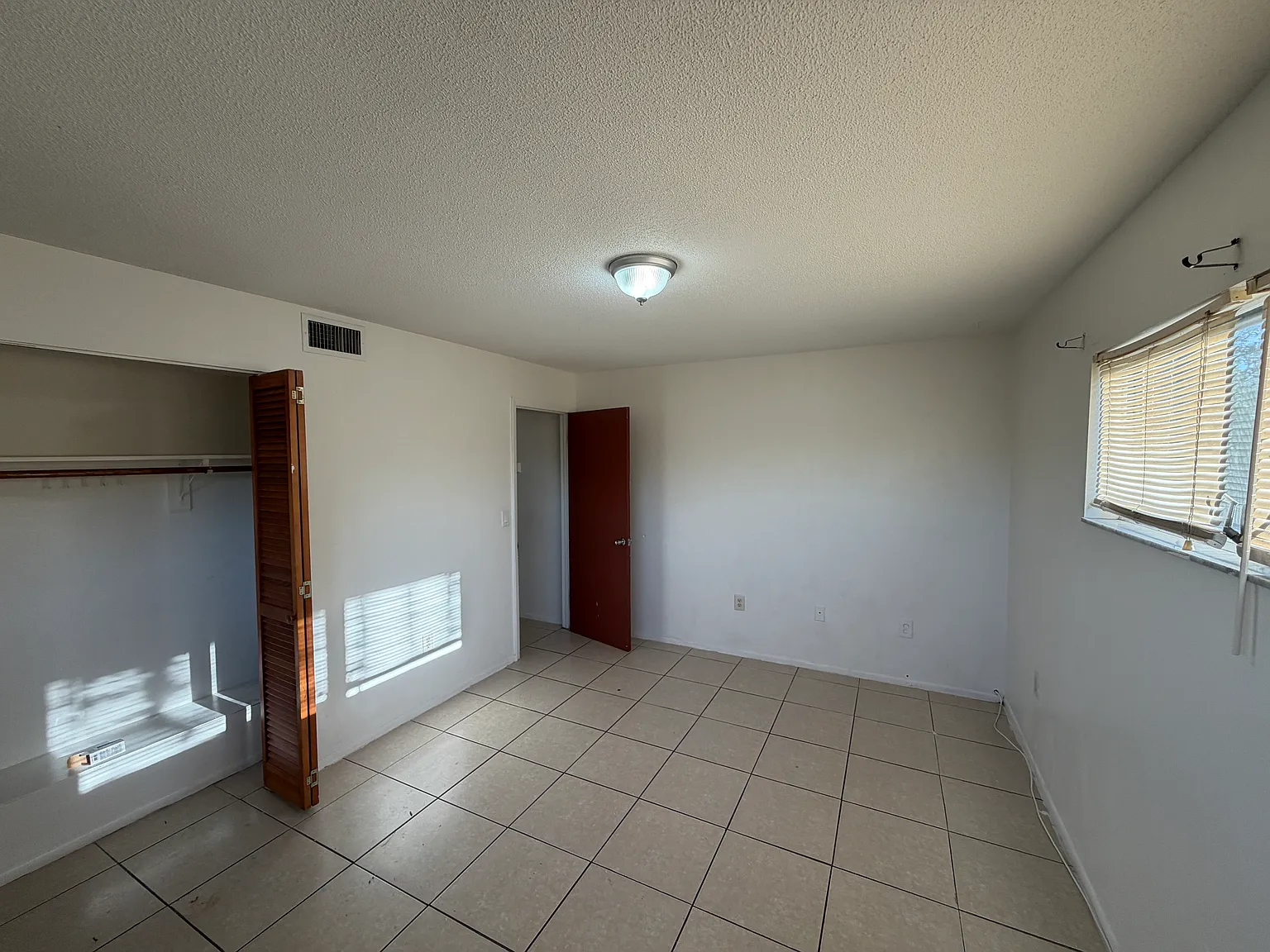 6915 Avenue A — Photo 2