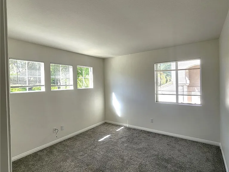 11 Paloma Dr — Photo 12