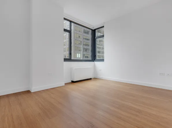 200 East 39th Street image 5 of 16