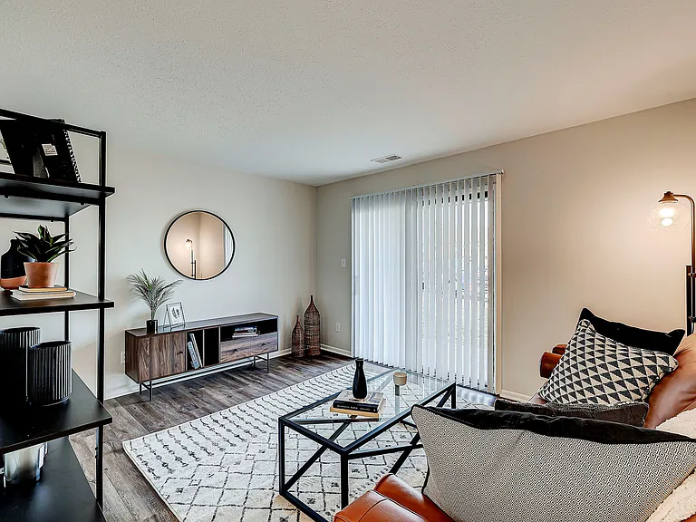 Estates of Creekside Apartments — Photo 9