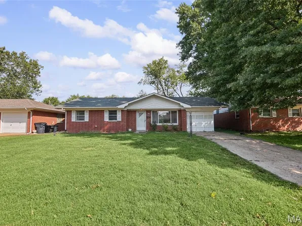 4103 S Park Dr, Belleville, IL 62226