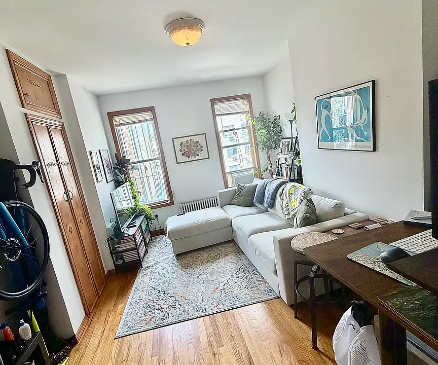 277 Devoe St #3