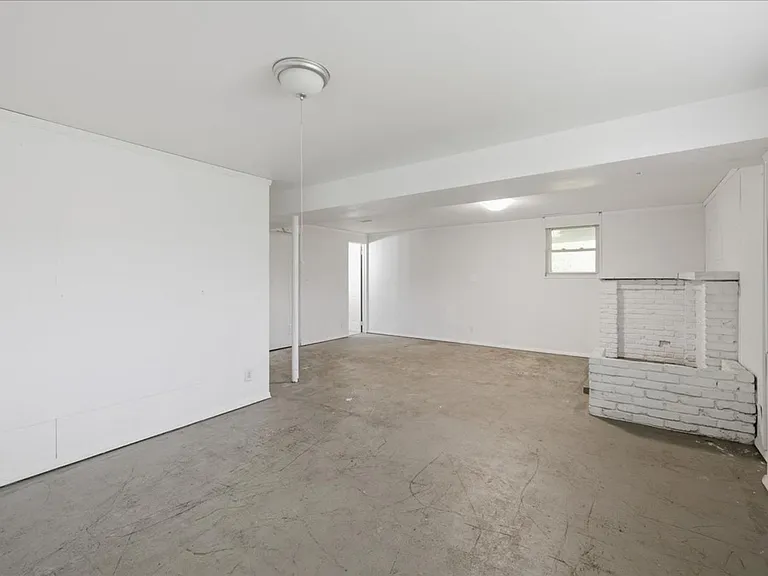 3226 Voigt Dr — Photo 14