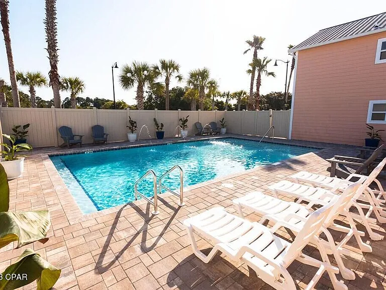 9621 Beach Blvd — Photo 1
