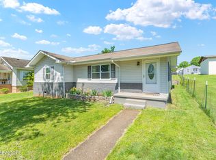 706 Ferry St, Loudon, TN 37774