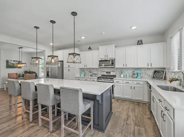 1054 Magnolia Warbler Way, Ravenel, SC 29470