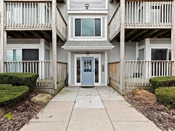 37524 Jefferson Ave APT 301, Harrison Township, MI 48045