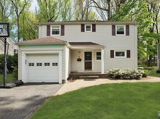 44 Buff Rd, Tenafly, NJ 07670