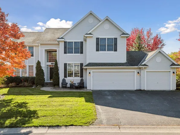 2199 Red Fox Cir, Chanhassen, MN 55317
