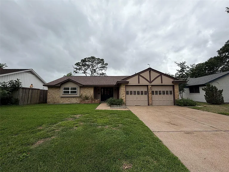 7007 Pine Grove Dr — Photo 1