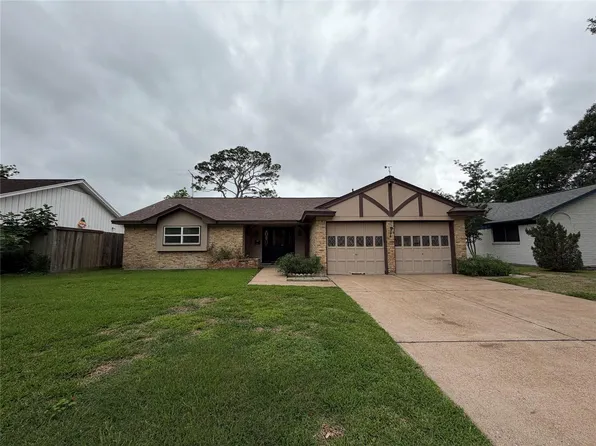 7007 Pine Grove Dr, Houston, TX 77092