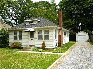 1st image of 15 Willett Ave