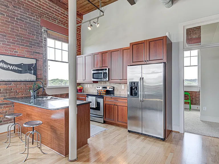 836 Oak St #500 — Photo 7
